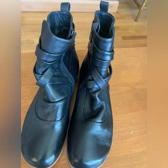 Romika Black Leather Ankle Boots - Picture 2 of 6